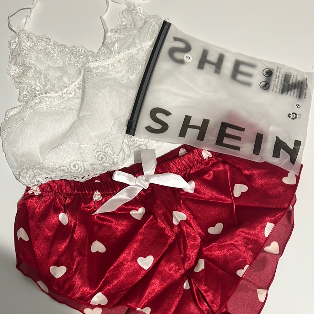 SHEIN Red Heart Print Sleepwear Set ⭐️